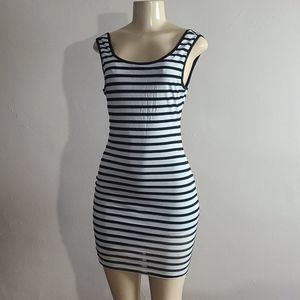 Beware Black & White Dress Size Medium